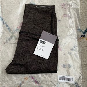 Fleo El Toro 25” Taupe Black Leggings